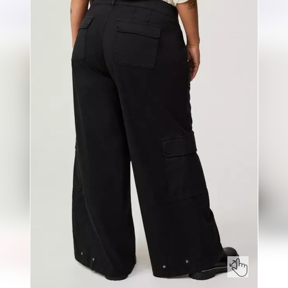 💥Sale💥NWOT Torrid Women's Dark Cargo Pants With Ankle Snaps - Picture 3 of 7